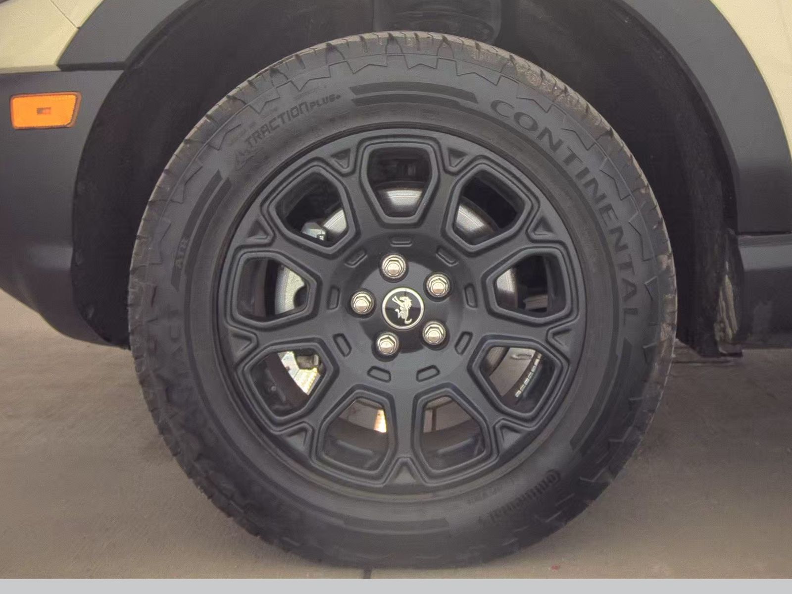 FORD BRONCO - 10