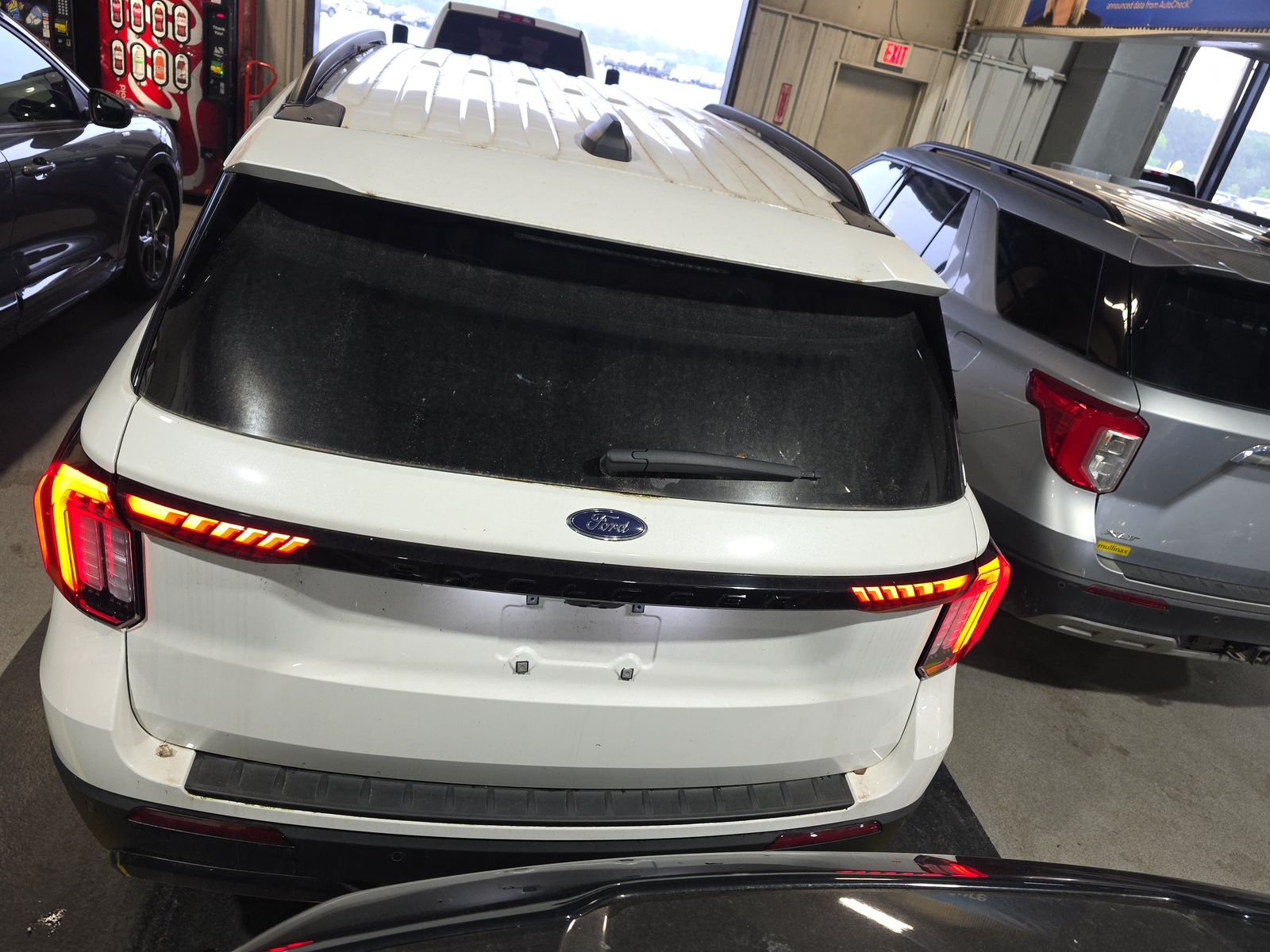 FORD EXPLORER - 6