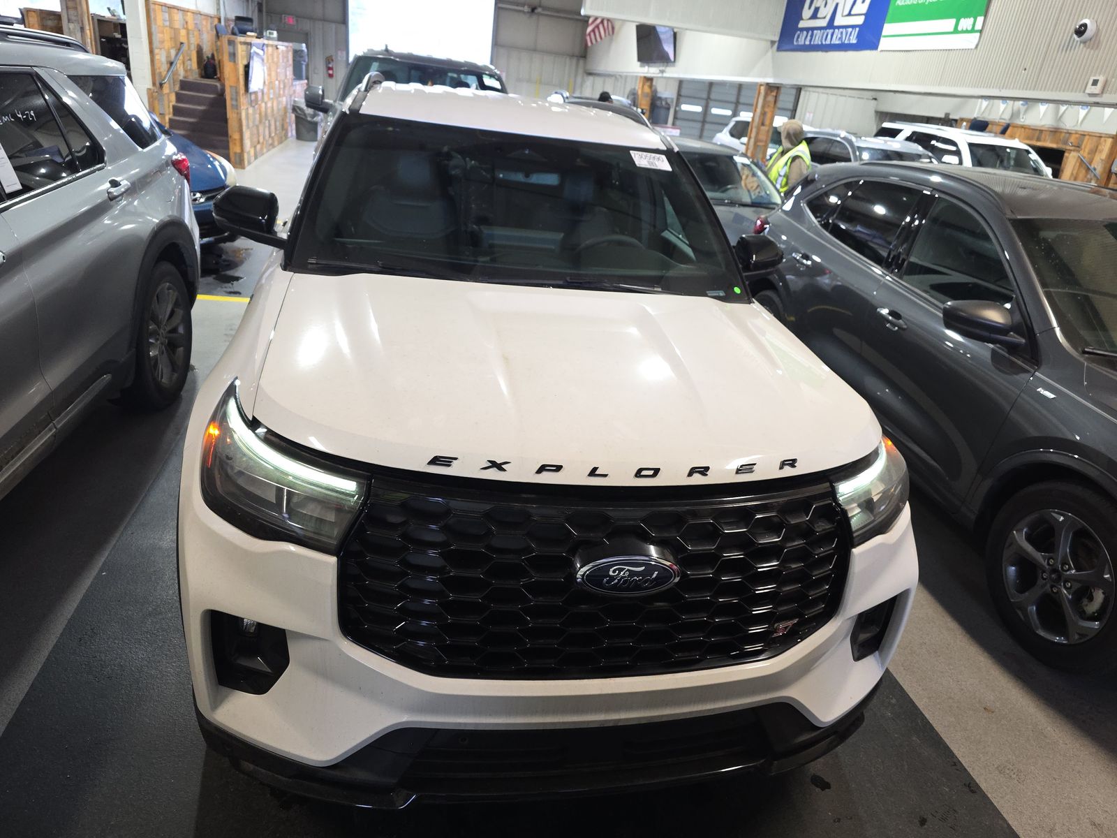 FORD EXPLORER - 3