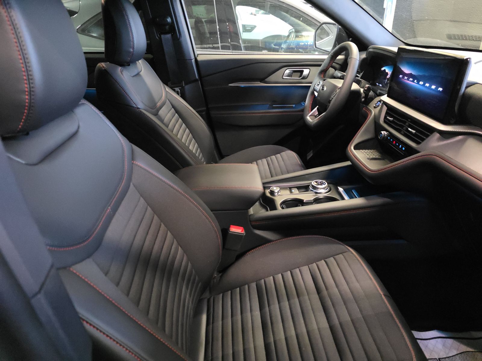 FORD EXPLORER - 9