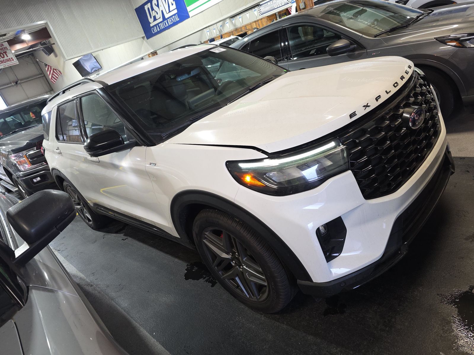 FORD EXPLORER - 4