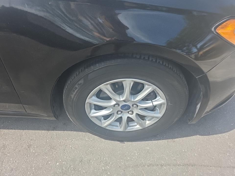 FORD FUSION - 10