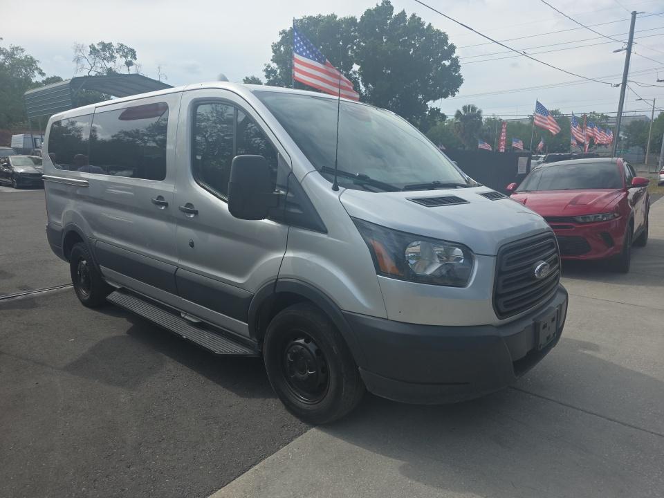 FORD TRANSIT 150 - 4