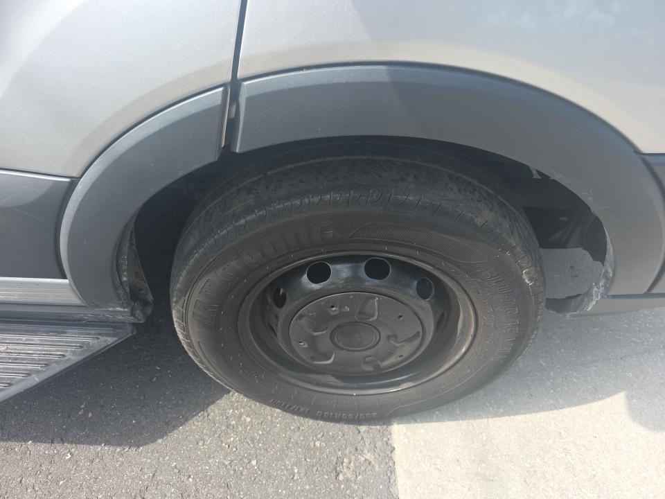 FORD TRANSIT 150 - 10