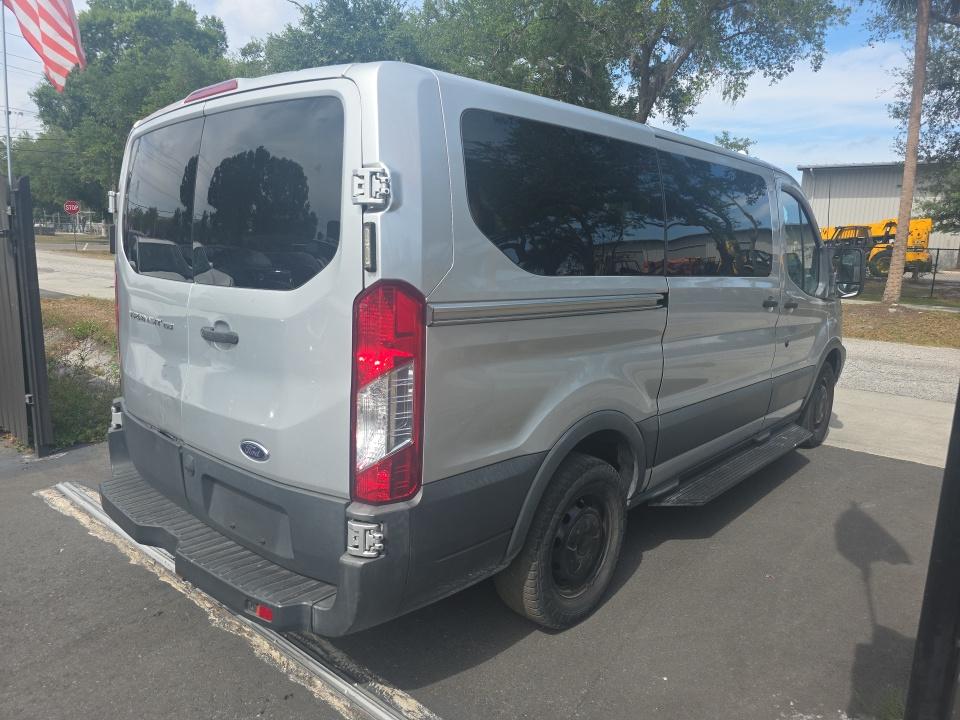 FORD TRANSIT 150 - 5