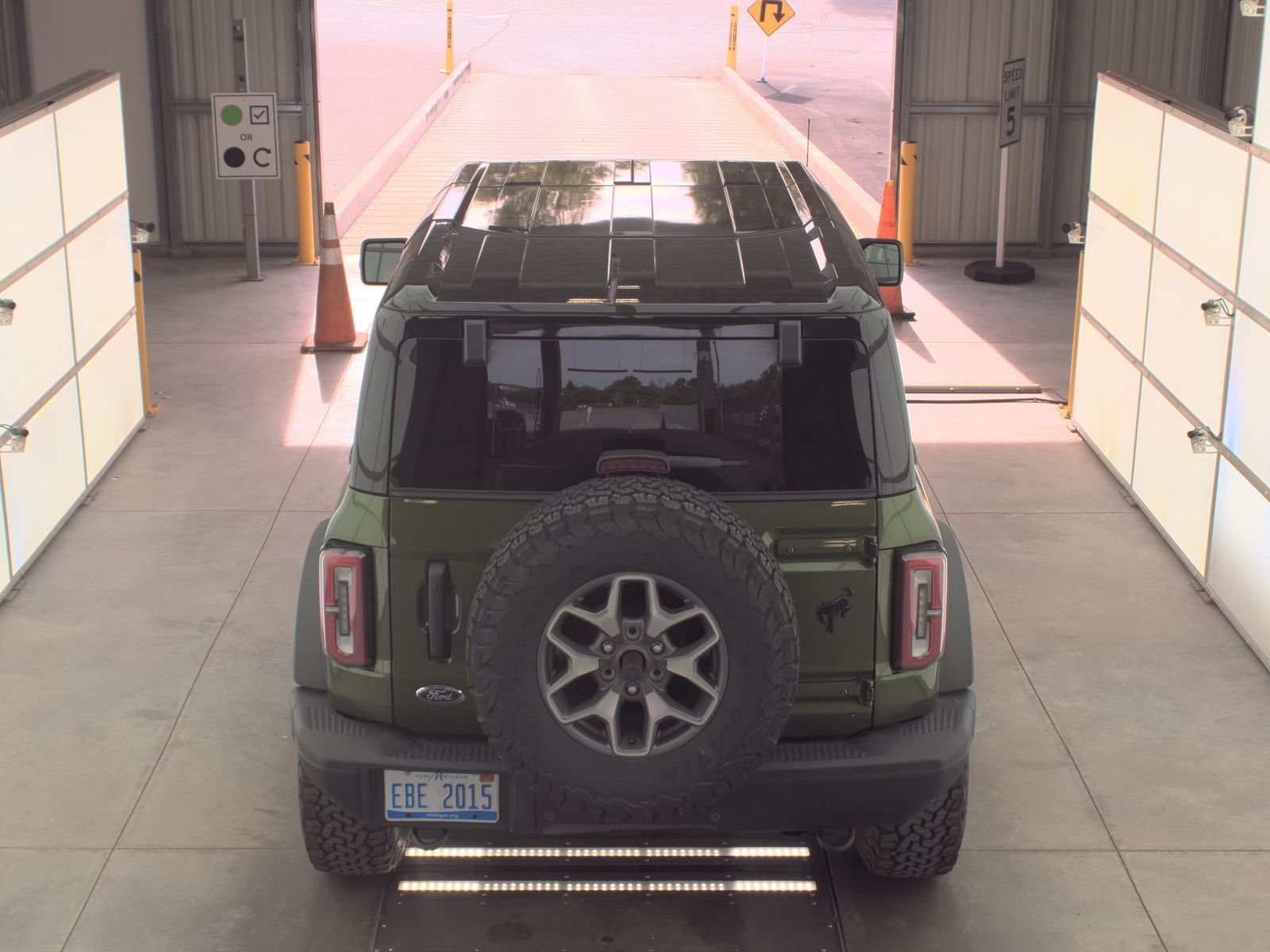 FORD BRONCO - 7