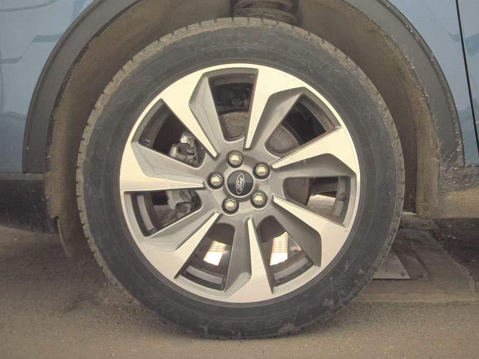 FORD ESCAPE - 10