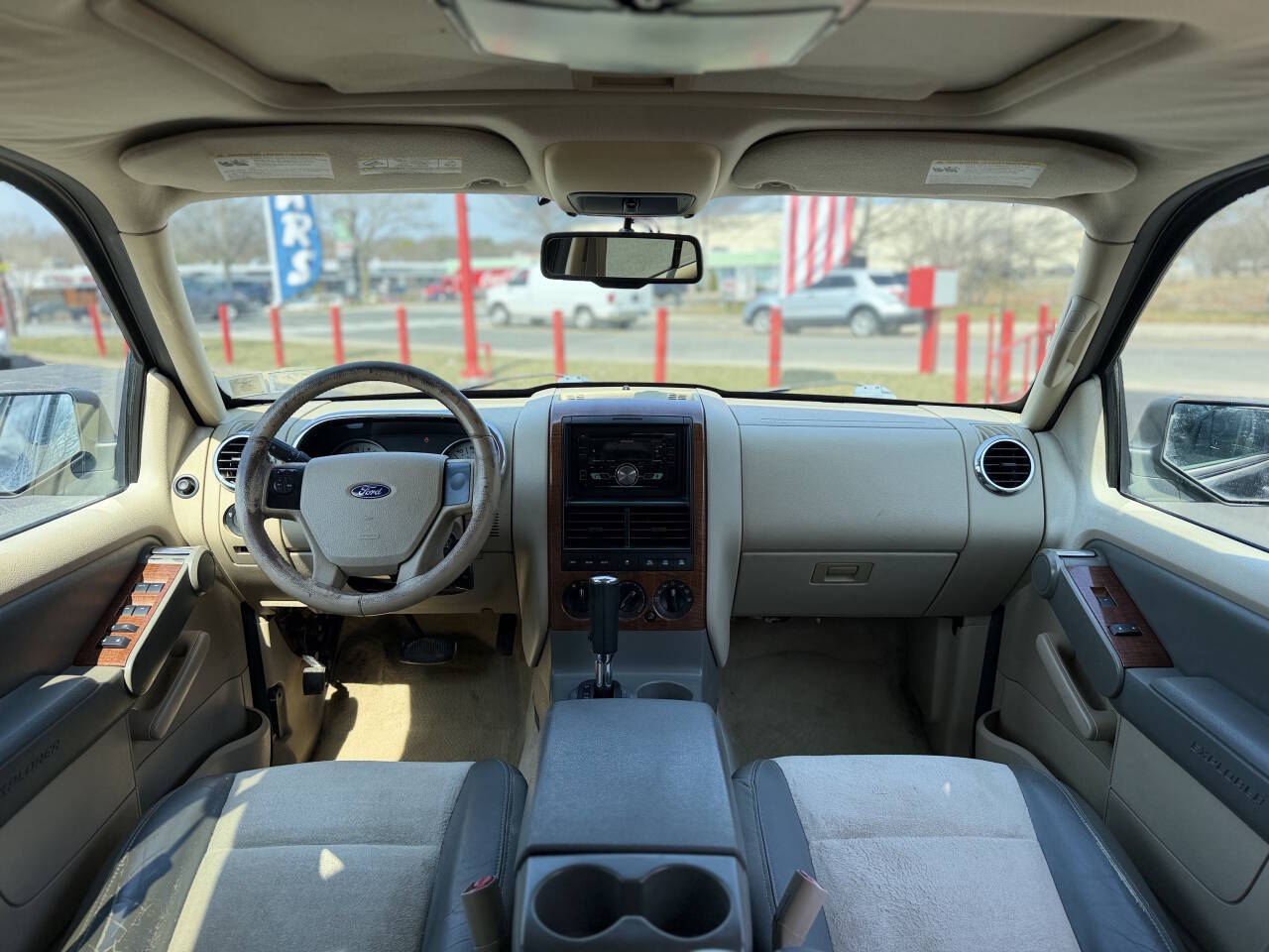 FORD EXPLORER - 10