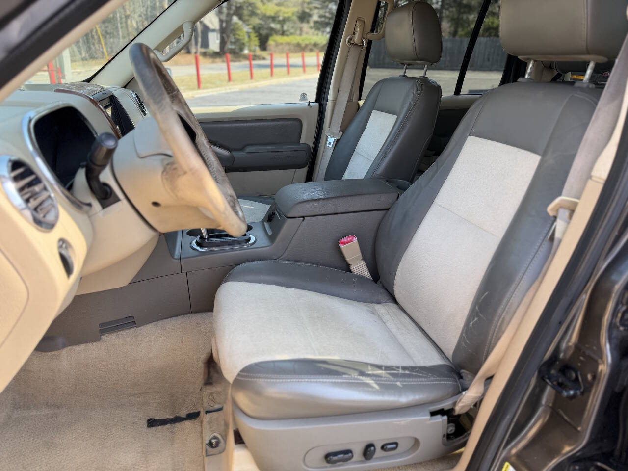 FORD EXPLORER - 7