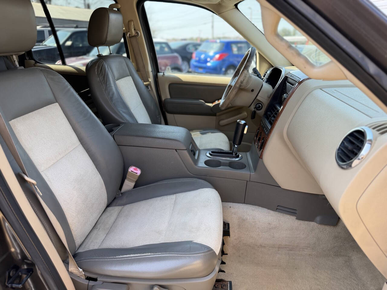 FORD EXPLORER - 8