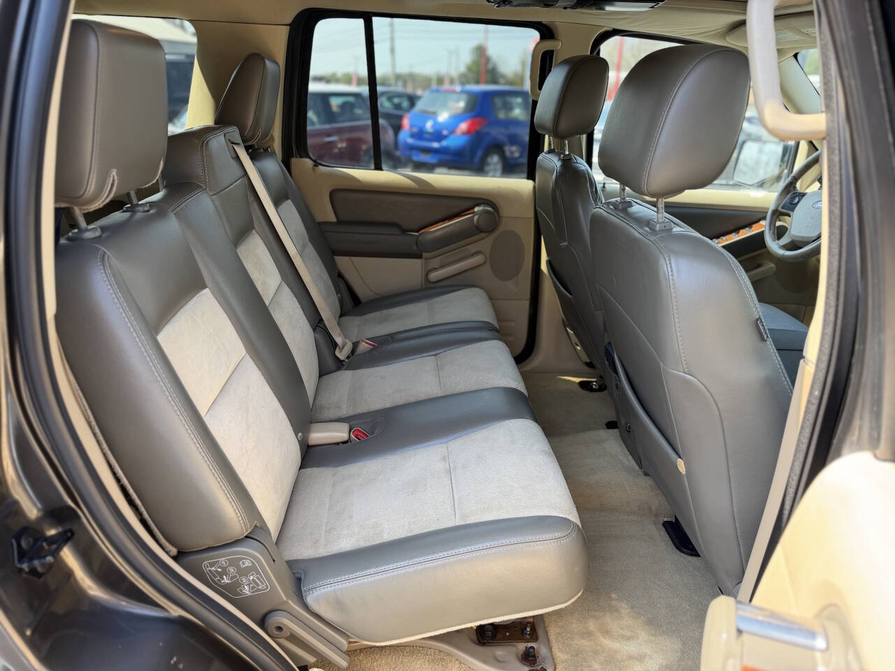 FORD EXPLORER - 9