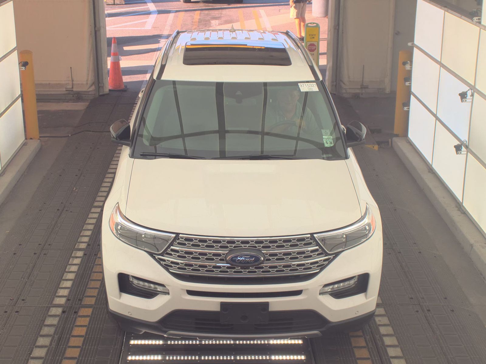 FORD EXPLORER - 3