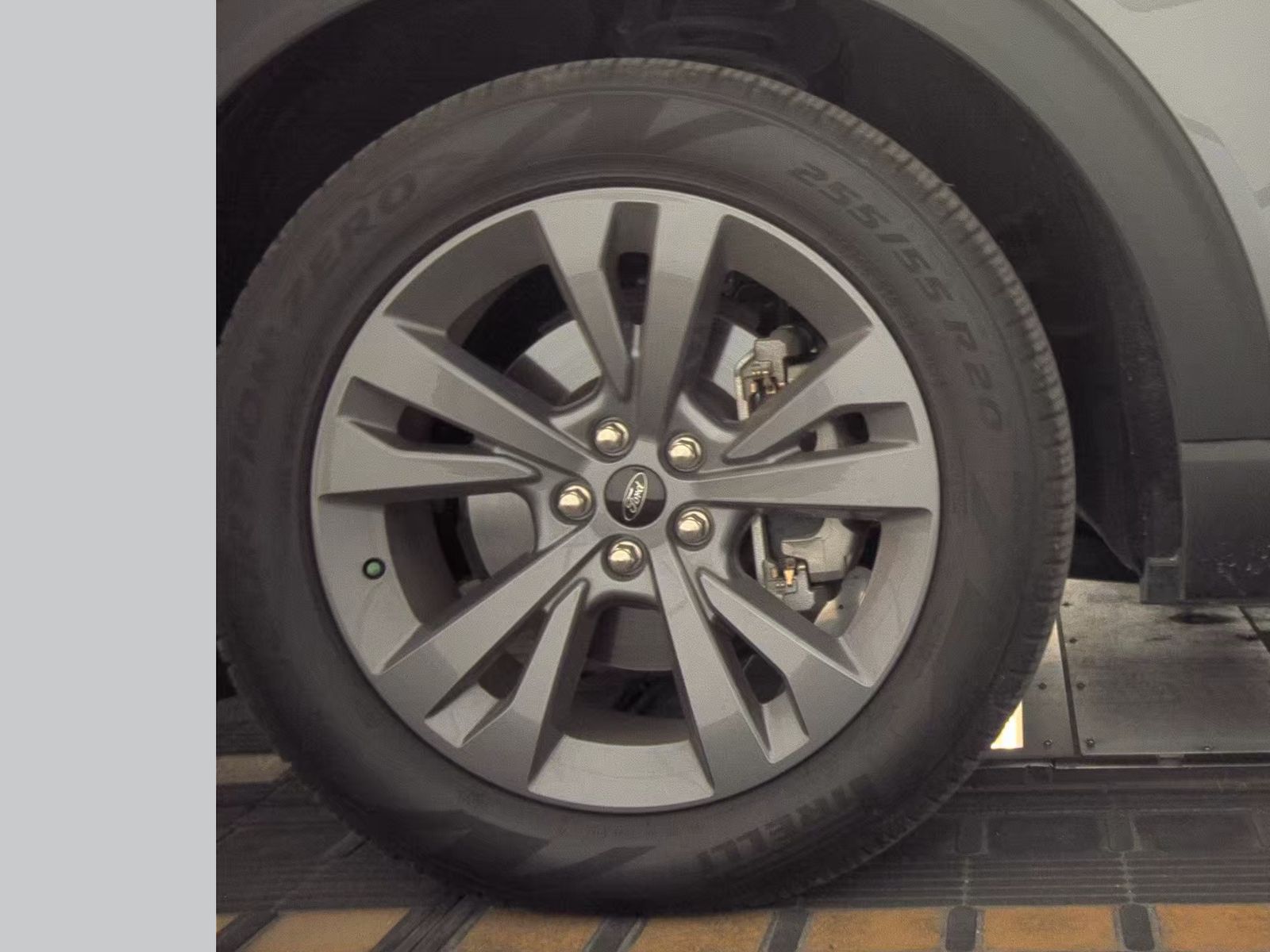 FORD EXPLORER - 10