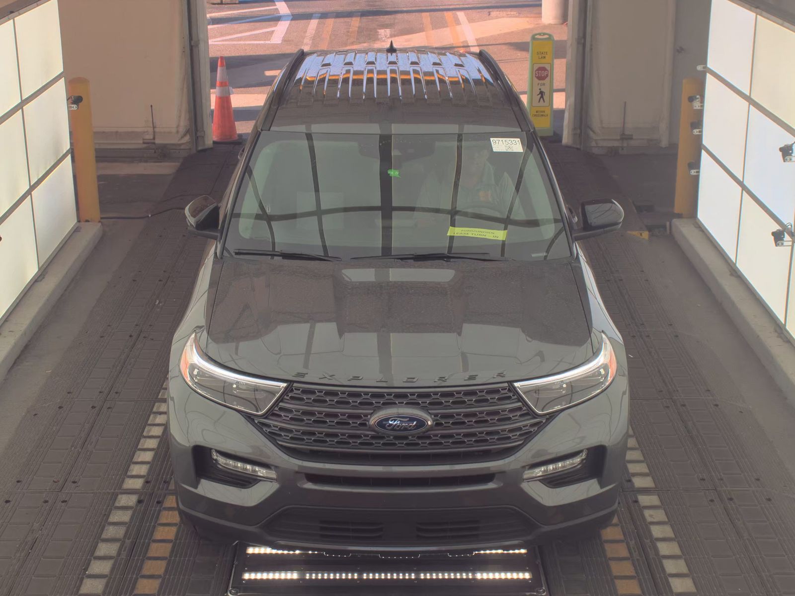 FORD EXPLORER - 3
