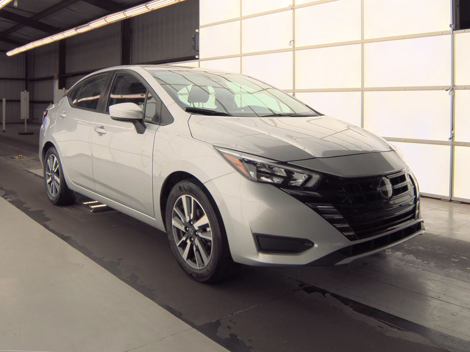 NISSAN VERSA - 5