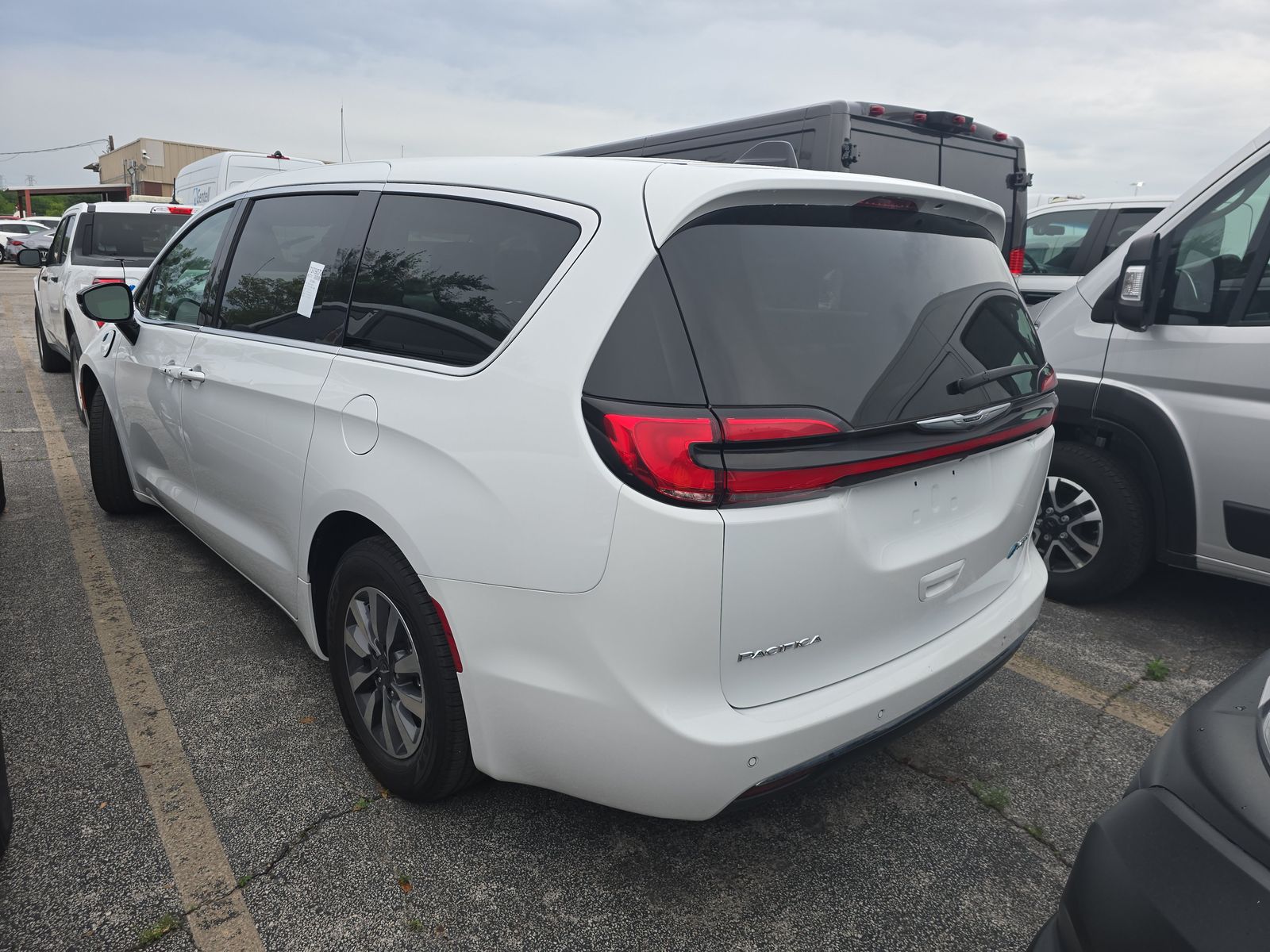 2024 Chrysler Pacifica Hybrid Select FWD