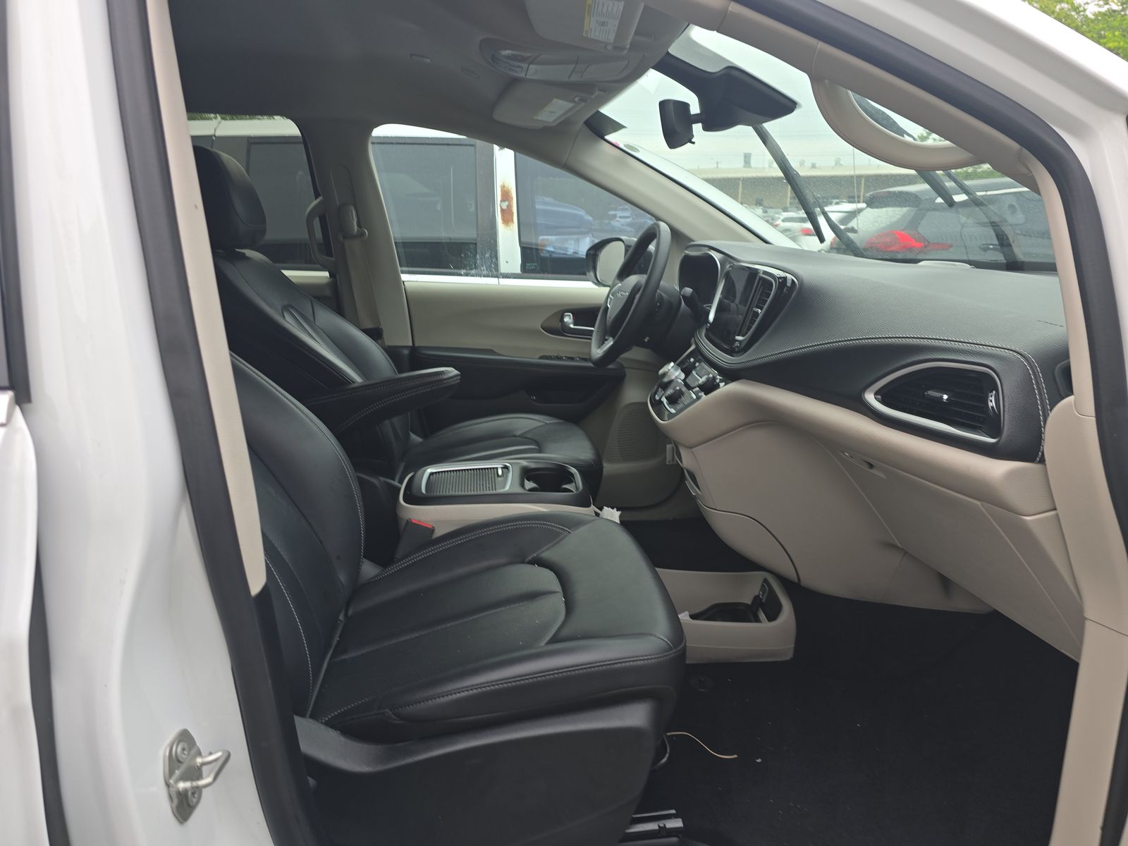 2024 Chrysler Pacifica Hybrid Select FWD