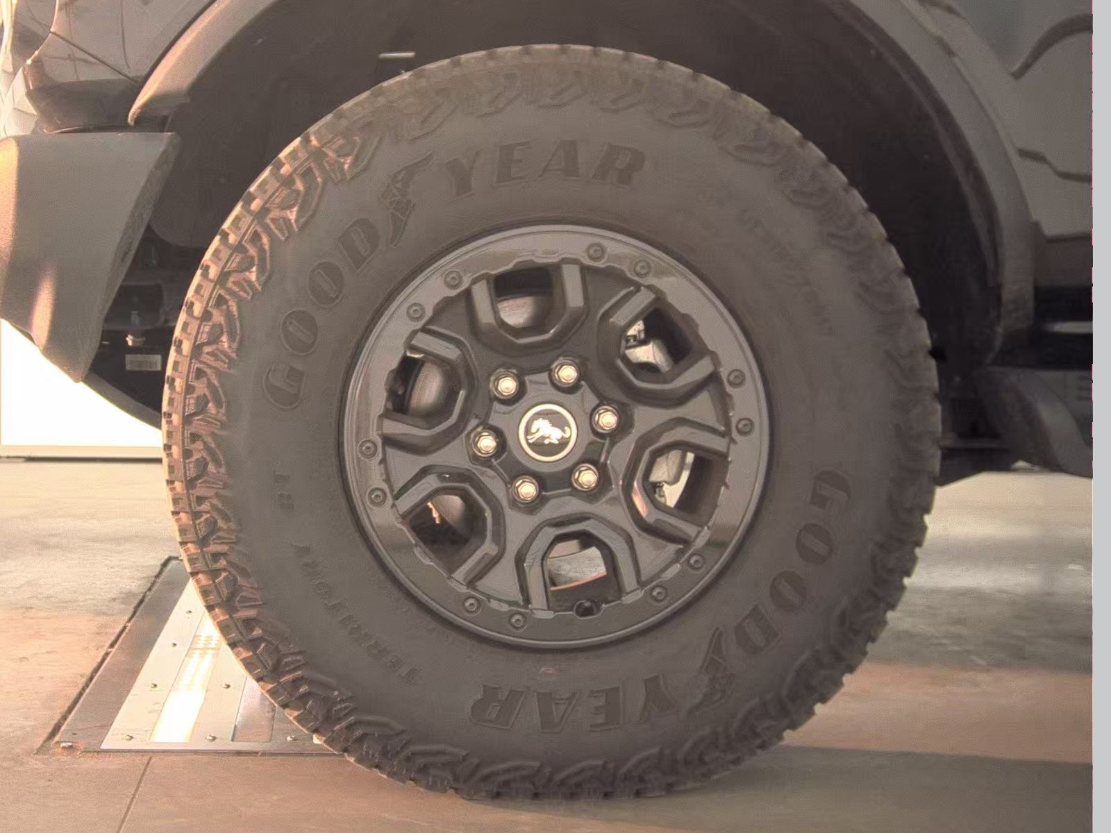 FORD BRONCO - 10