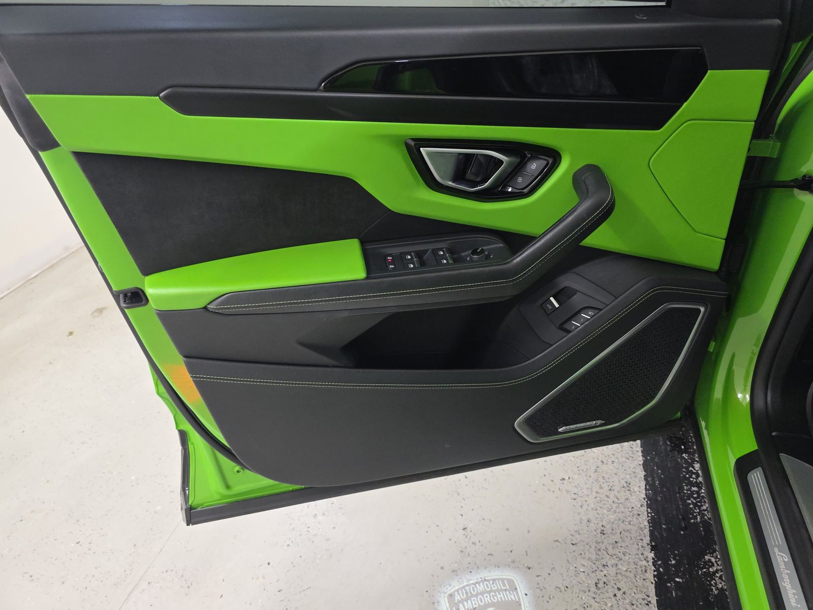 2021 Lamborghini Urus Base AWD
