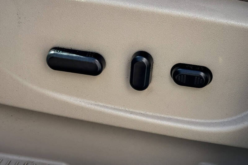 FORD ESCAPE - 8