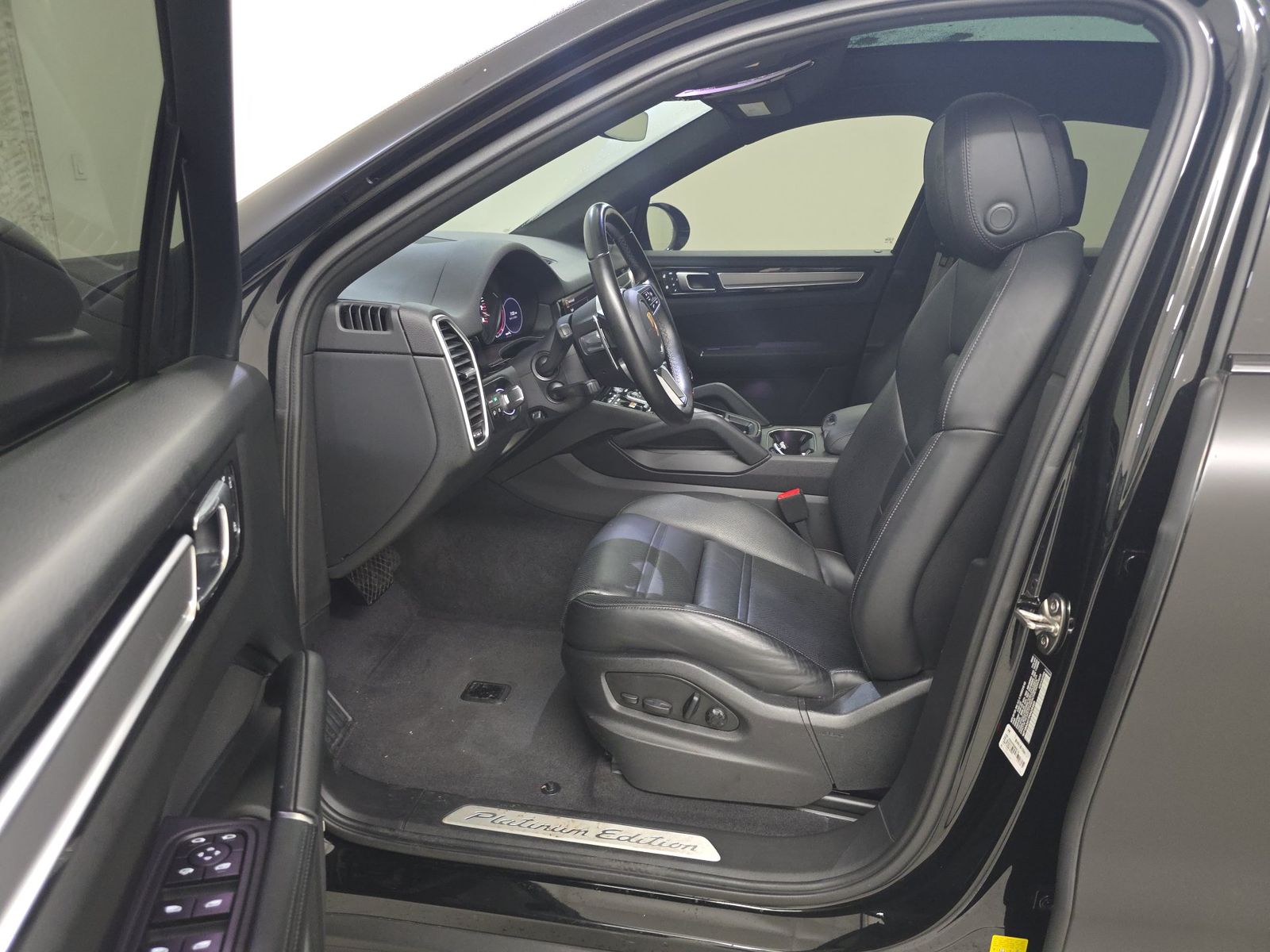 PORSCHE CAYENNE - 8