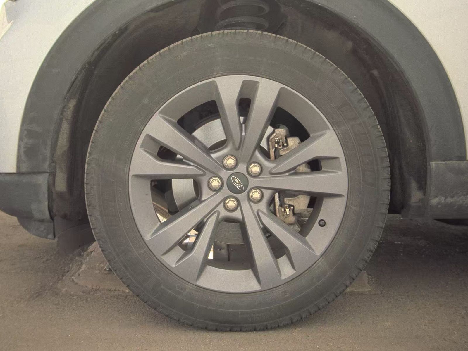 FORD EXPLORER - 10