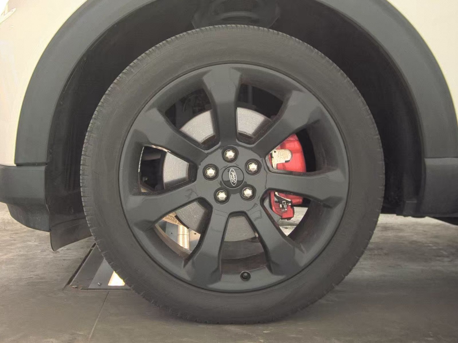FORD EXPLORER - 10