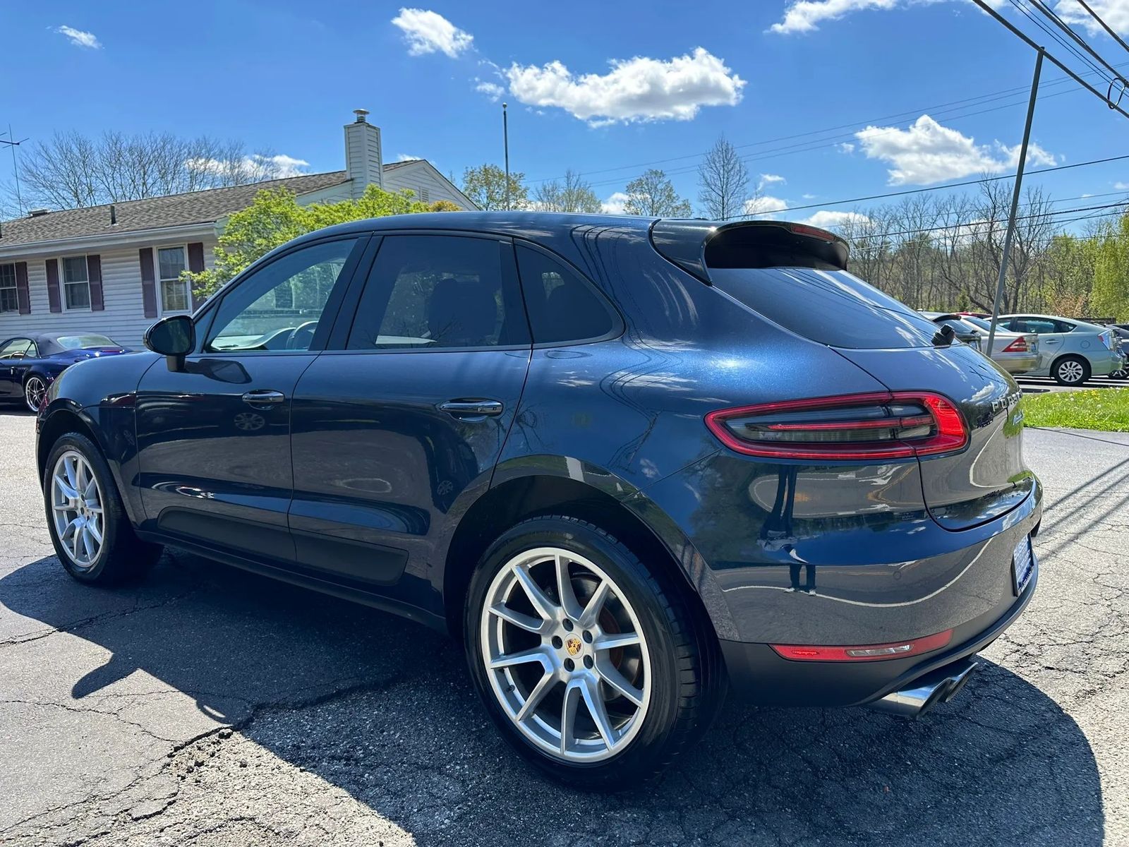 2017 Porsche Macan Base AWD