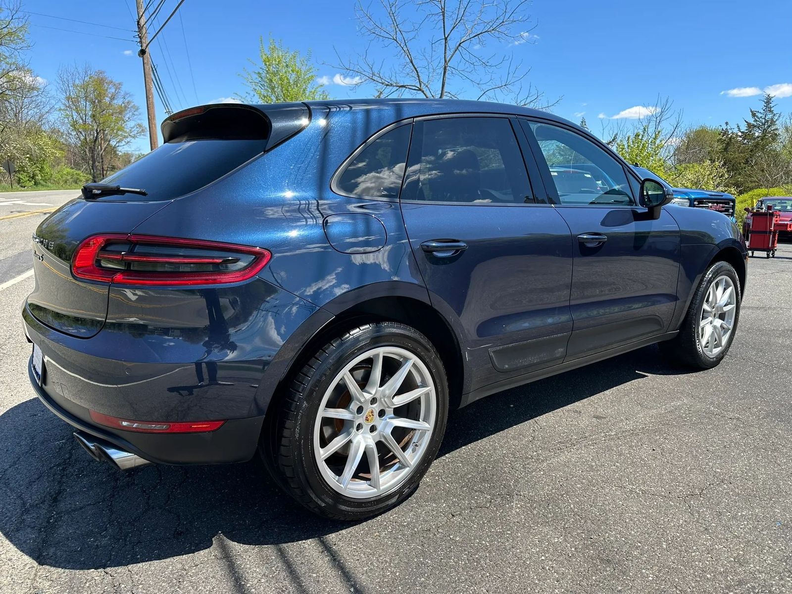 2017 Porsche Macan Base AWD