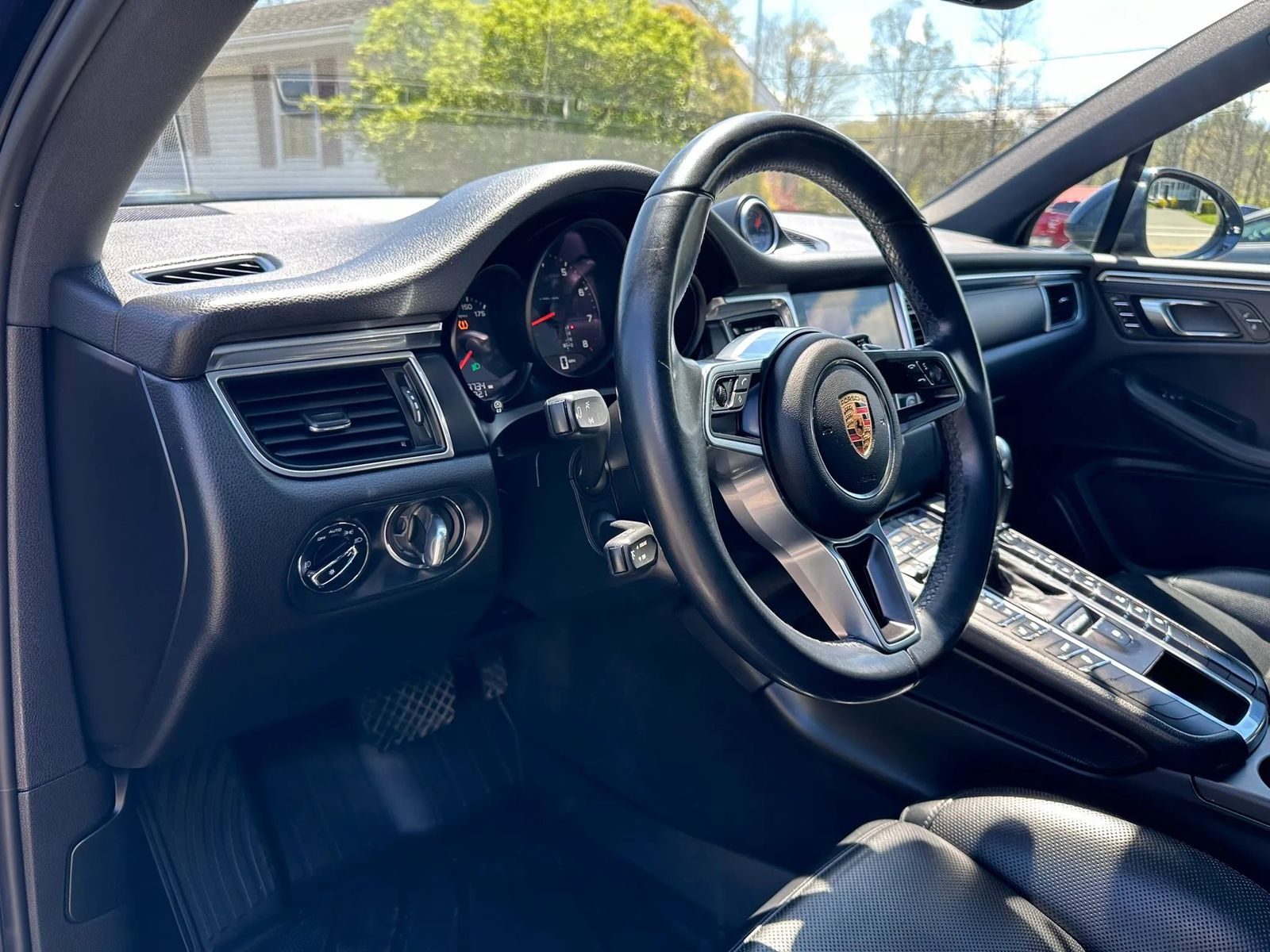 2017 Porsche Macan Base AWD