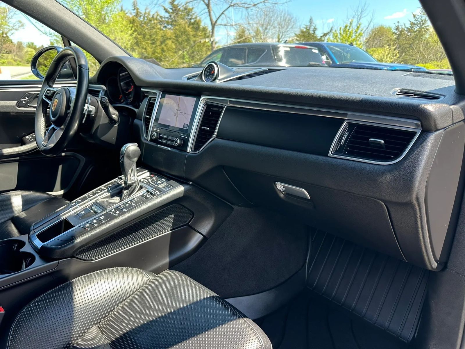 2017 Porsche Macan Base AWD