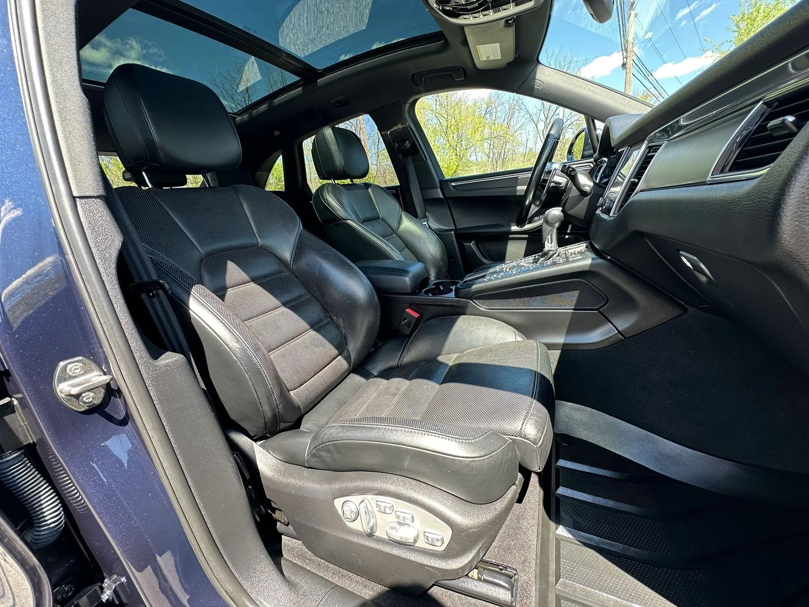 2017 Porsche Macan Base AWD