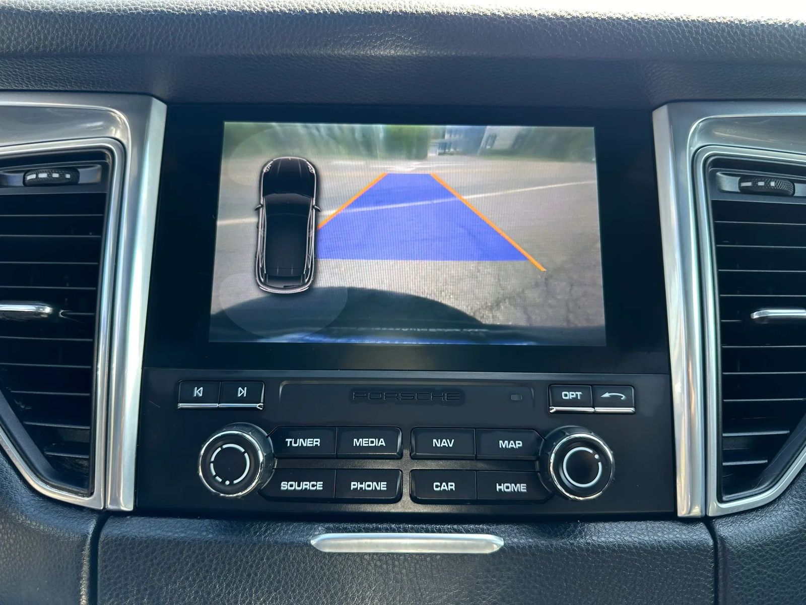 2017 Porsche Macan Base AWD