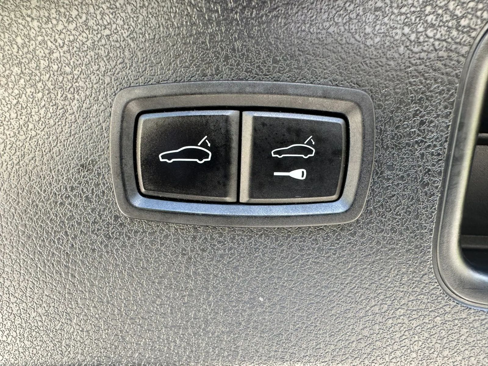 2017 Porsche Macan Base AWD