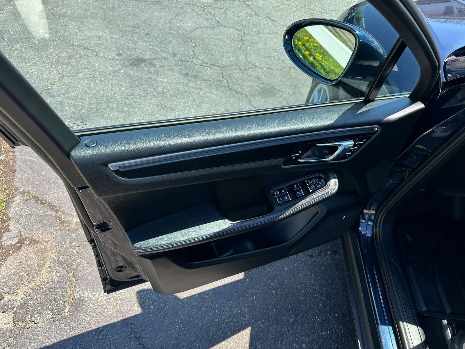 2017 Porsche Macan Base AWD