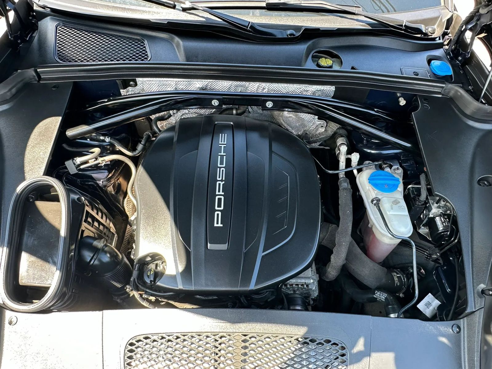 2017 Porsche Macan Base AWD