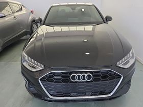 Audi A4 Sedan S line Premium Plus снимка Audi A4 Sedan S line Premium Plus