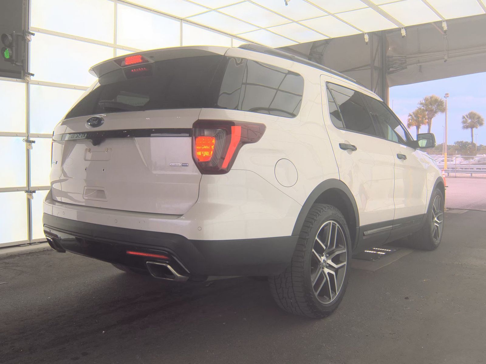 FORD EXPLORER - 6