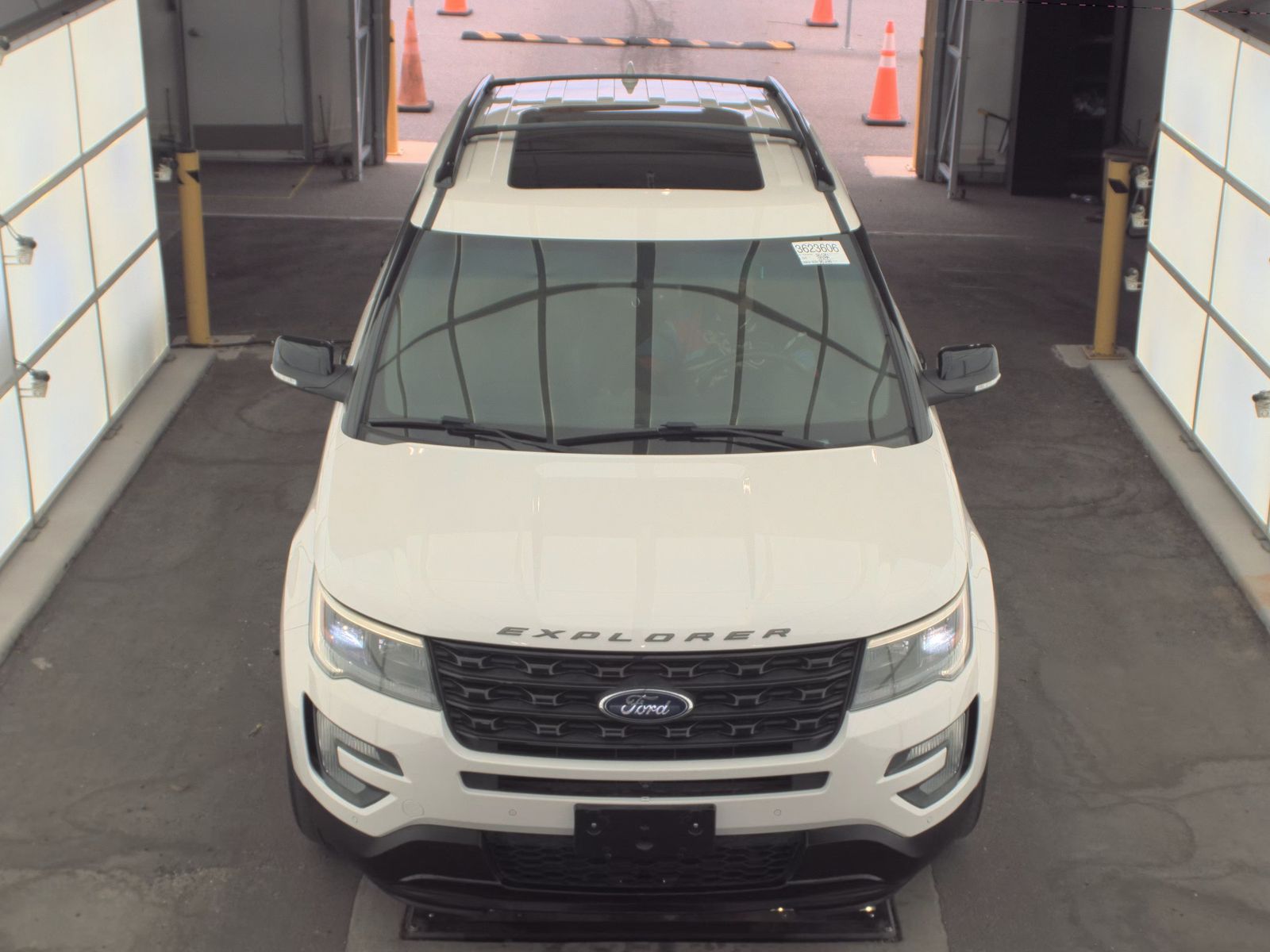 FORD EXPLORER - 3
