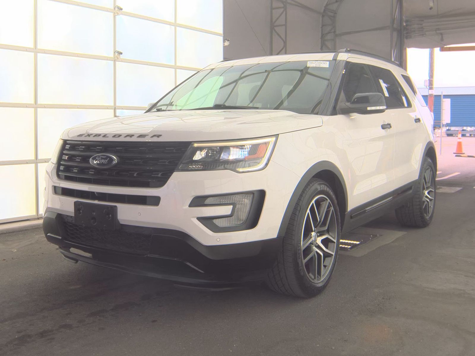 FORD EXPLORER - 1
