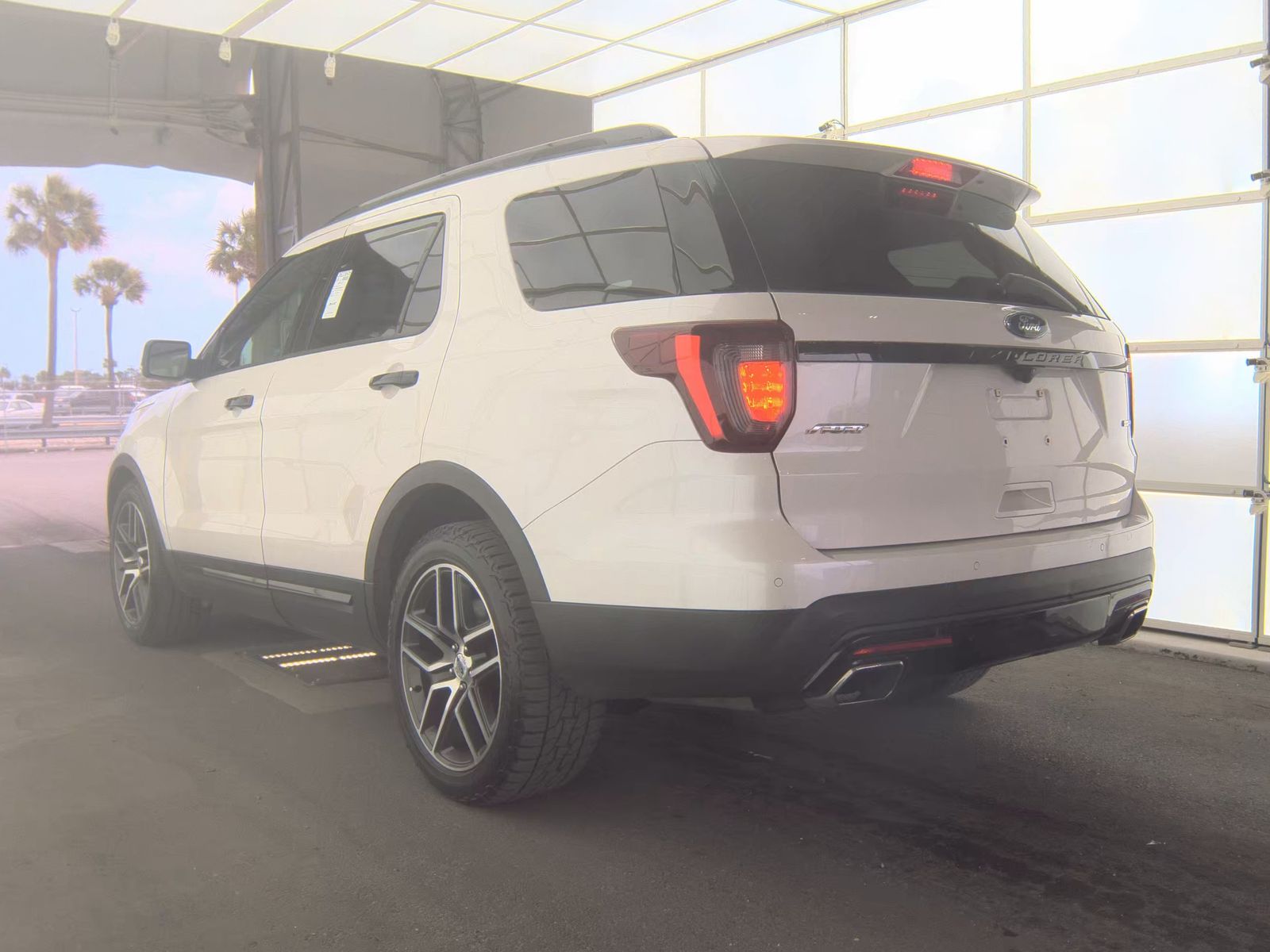 FORD EXPLORER - 9