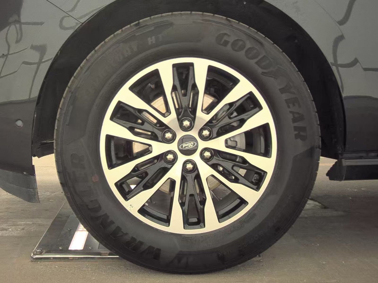 FORD EXPEDITION - 10
