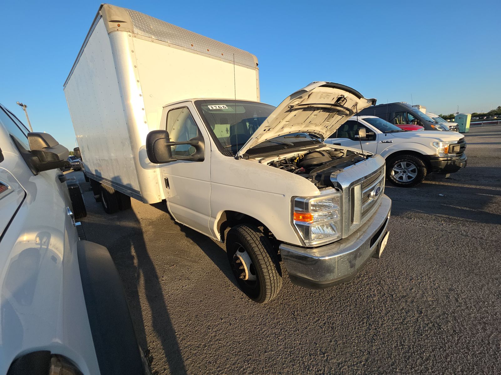FORD E-350 - 4