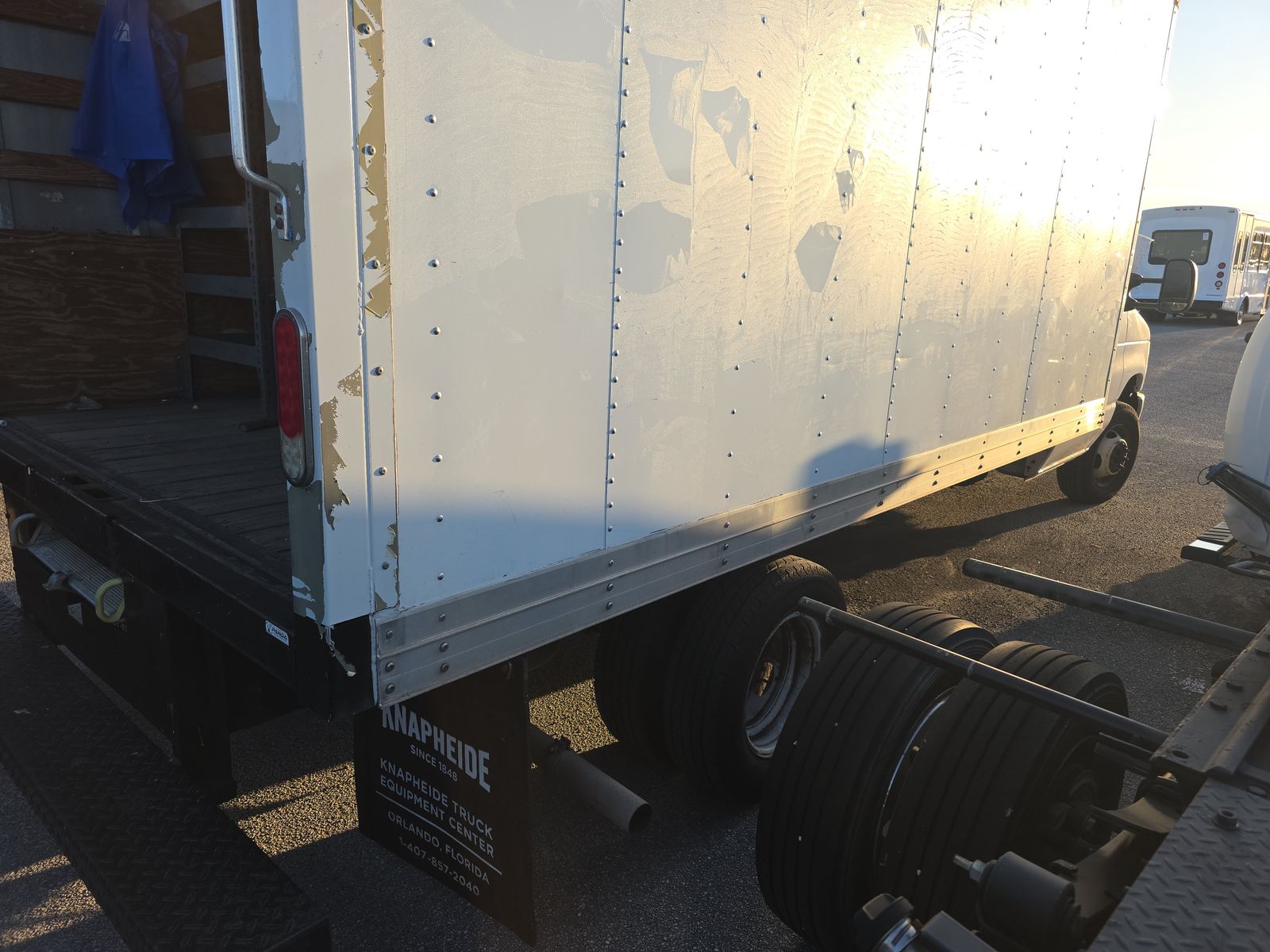 FORD E-350 - 7