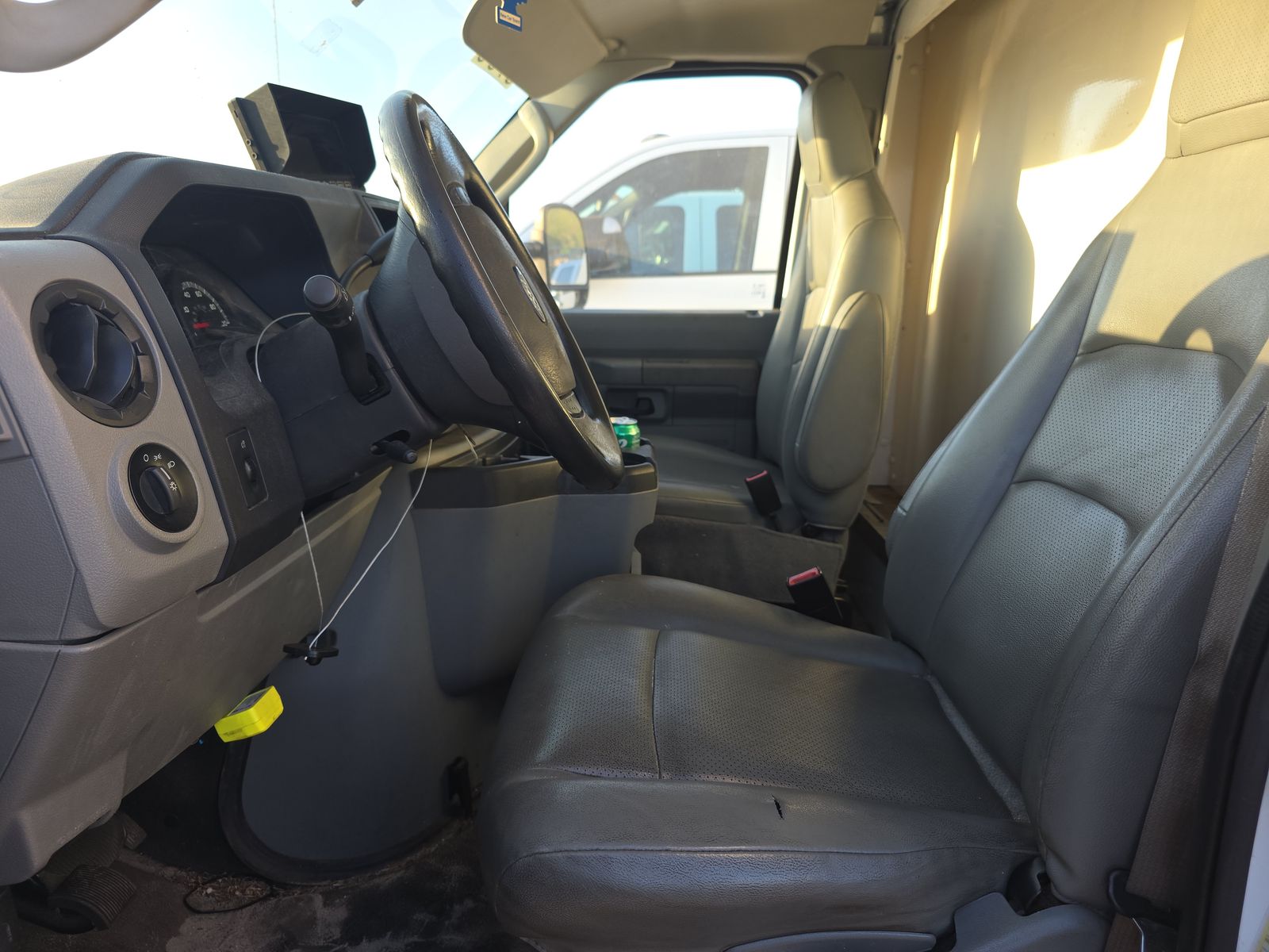 FORD E-350 - 8
