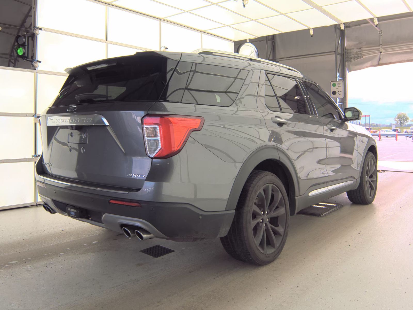 FORD EXPLORER - 6
