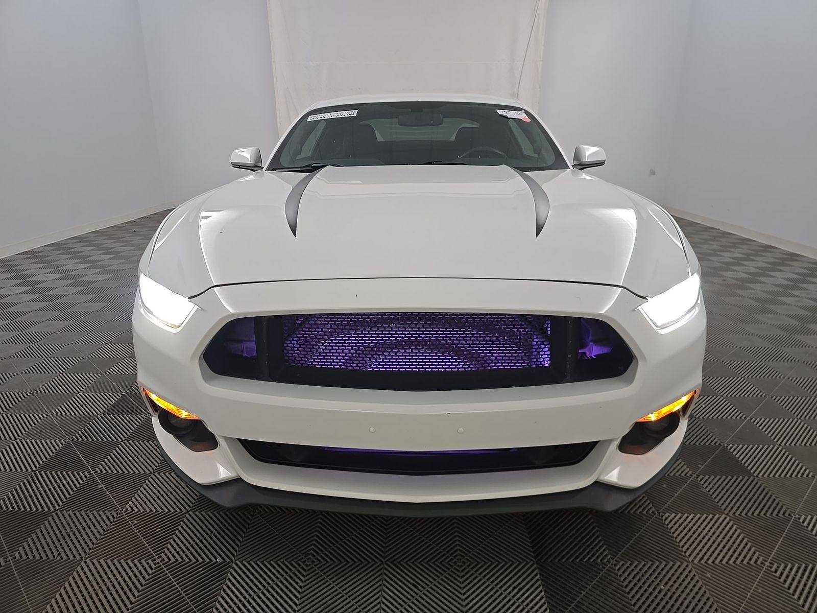 FORD MUSTANG - 3
