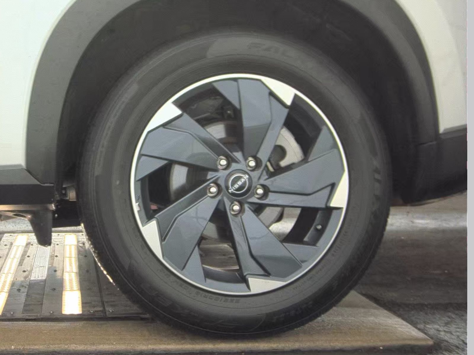 2025 Nissan Rogue SV FWD
