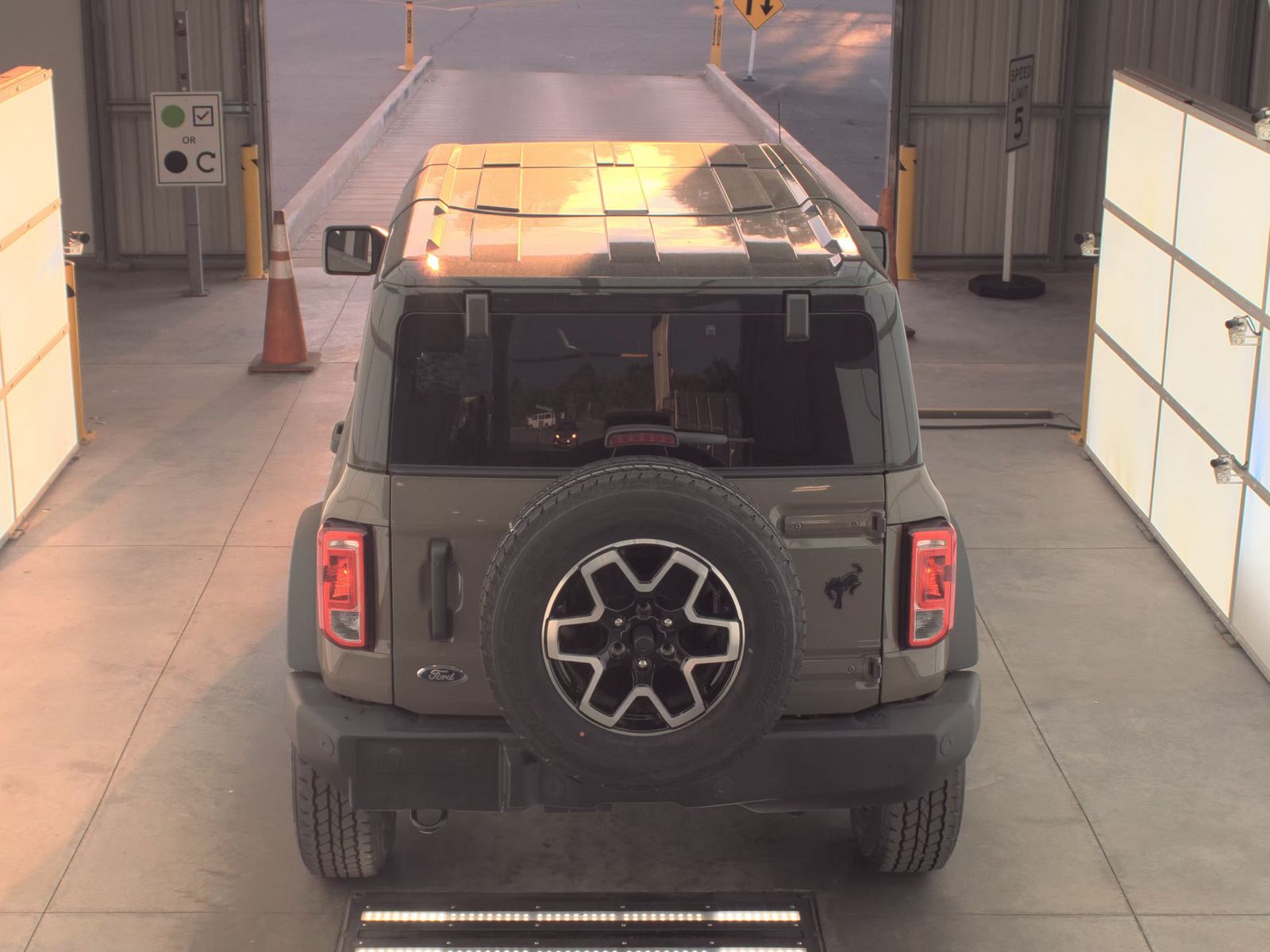 FORD BRONCO - 7