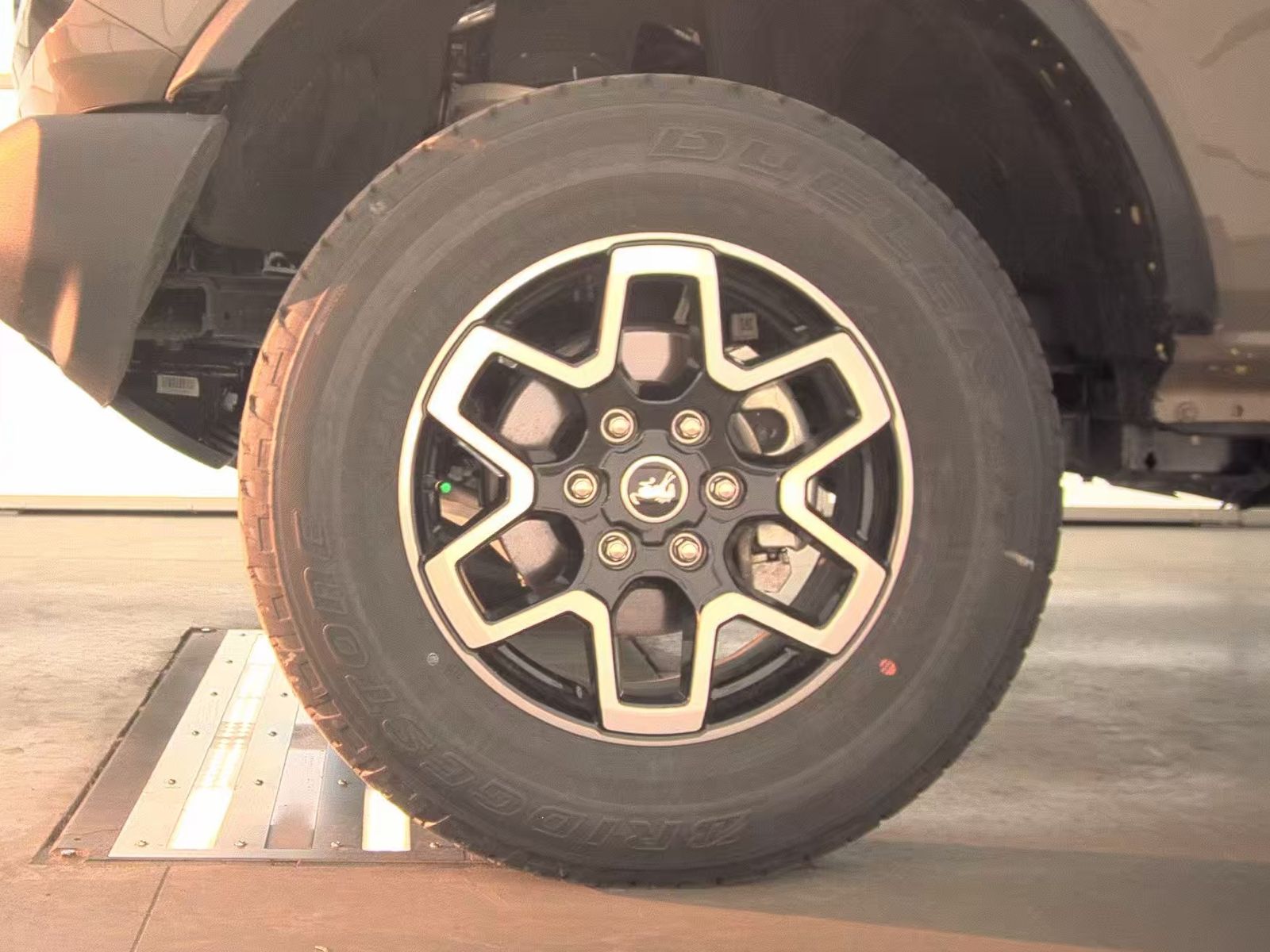 FORD BRONCO - 10